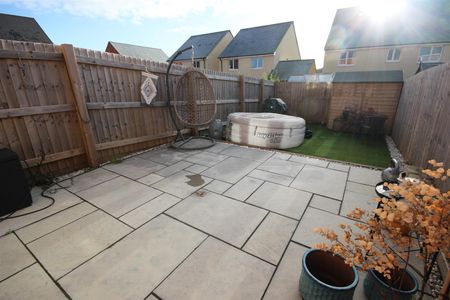 2 bed End of Terrace House for let - Photo 5