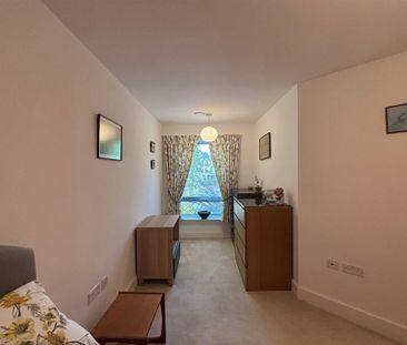 1 bedroom retirement property to rent - Photo 4