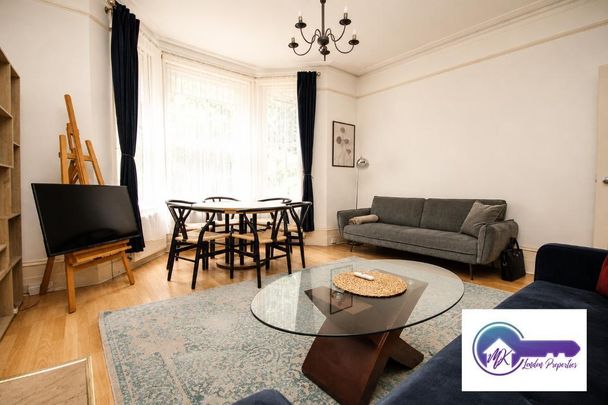3 Bedroom Flat To Rent - Photo 1