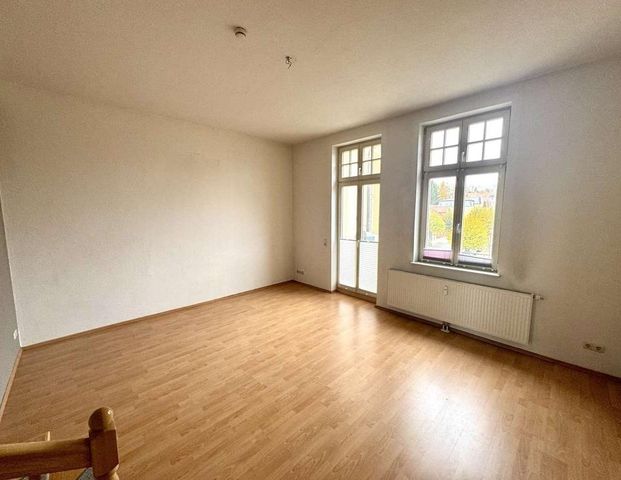 charmante 2,5 Zimmer Wohnung mit Fahrstuhl und Balkon im Zentrum von Ballenstedt - Foto 1