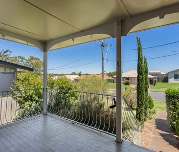 CHARMING CHARACTER COTTAGE - Photo 4