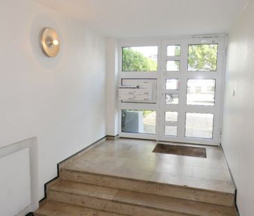 Düsseldorf-Grafenberg: 4-Zimmer-Wohnung mit Einbauküche, Balkon und... - Foto 2