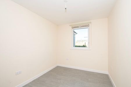 Two Bed, Unfurnished, Ground Floor Apartment which has been Modified for Wheelchair use - Photo 3