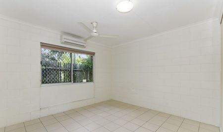 Charming & Convenient Townhouse in West End - 2/13 North Street - Photo 2