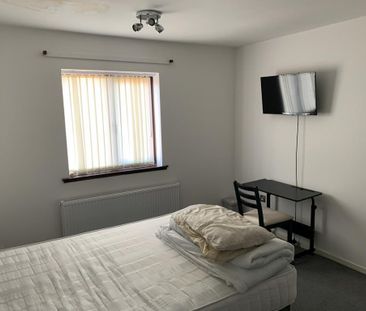 4 bedroom house share to rent - Photo 1