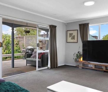 Modern Comfort in Prime Location - Short or Long Term, Pets Considered - Photo 2