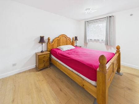 Price £1,495 pcm - Available Now - Unfurnished - Photo 3