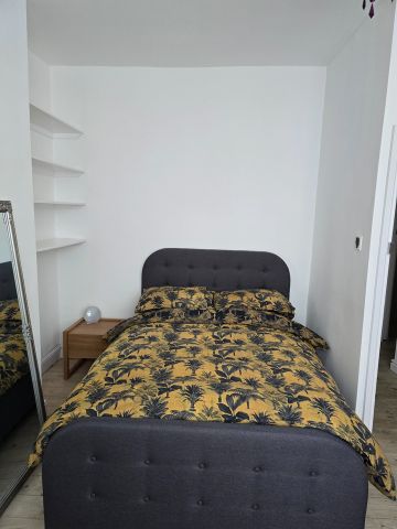 2 Bed Flat, London, W3 - Photo 3