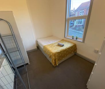 Knowle Road (room 1*), Burley, Leeds - Photo 4