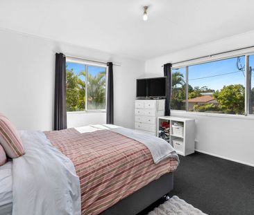 BEACHSIDE LIVING AWAITS IN BELLARA! - Photo 3