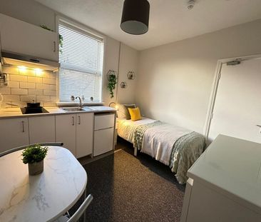 Room in a Shared House, Bedford Road, RG1 - Photo 2