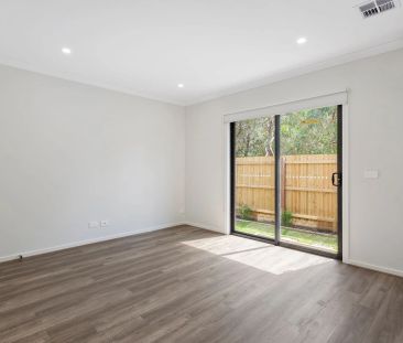 Stylish 3-Bedroom House in Seaford - Photo 3