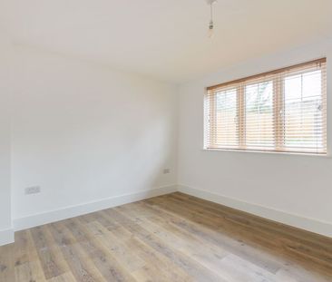 2A Wey Hill, Haslemere - 1 bedroomProperty for lettings - Seymours - Photo 3