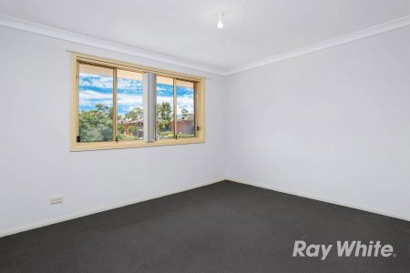 Neat 3 Bedroom Townhouse! - Photo 3