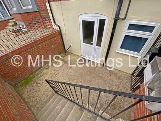 Lower Flat, 133 Hyde Park Road, Leeds, LS6 1AJ - Photo 1