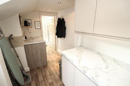 2 bedroom terraced house to rent - Photo 2