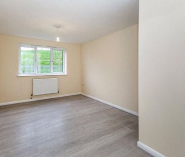 3 bedroom apartment to rent - Photo 2