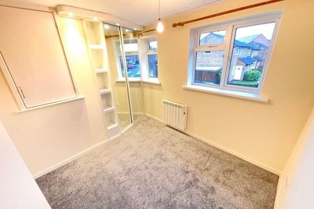 2 bedroom semi-detached house to rent - Photo 4