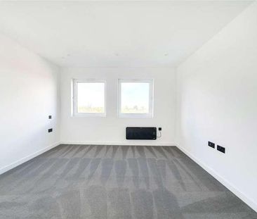 West Byfleet, Surrey, KT14 - Photo 4