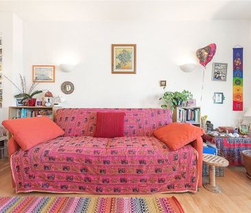 A lovely light and airy one bedroom apartment mins from Mortlake St... - Photo 4