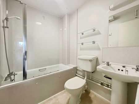 2 bedroom Apartment to let - Photo 4