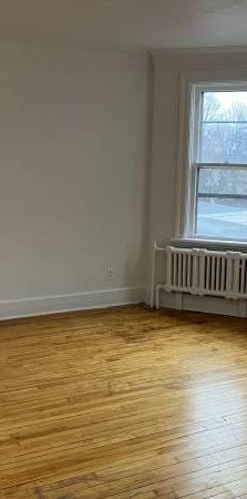 1 Bedroom Sandy Hill Apartment for Rent (255 Daly Ave) - Photo 1