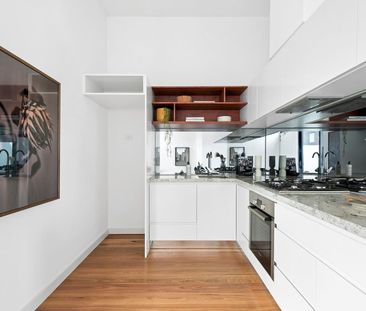 Stylish Apartment in the Heart of Urban Life! - Photo 4