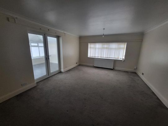 4 bedroom detached house to rent - Photo 1