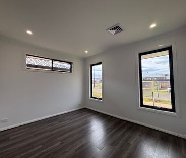 Space, Style & Security: Your Ideal Family Home Awaits - Photo 3