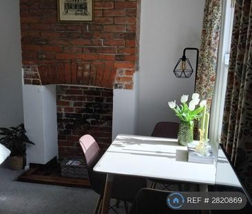 1 bedroom in a house share to rent - Photo 3