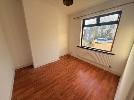 35 Silverstream Gardens, Belfast BT14 8GS - Photo 5