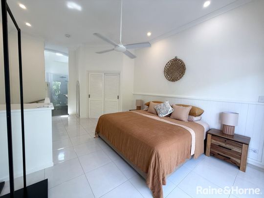 3 BEDROOM : 2 BATHROOM : LUXURY VILLA : FULLY FURNISHED : CLOSE TO TOWN & BEACH : POOL - Photo 1