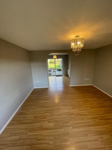 3 bedroom terraced house to rent - Photo 3