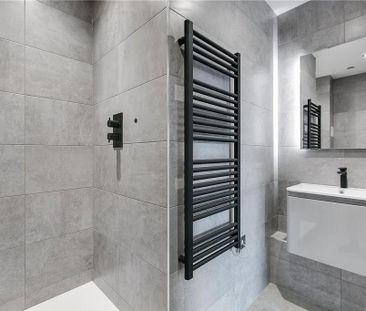 2 bedroom penthouse to rent - Photo 3