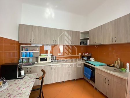 Casa partial mobilata, curte proprie, zona Lunei - Fotografie 3