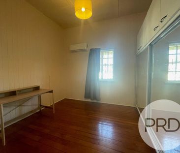 VERY NEAT, SPACIOUS 2 BEDROOM HALF HOUSE IN WAVELL HEIGHTS - Photo 6