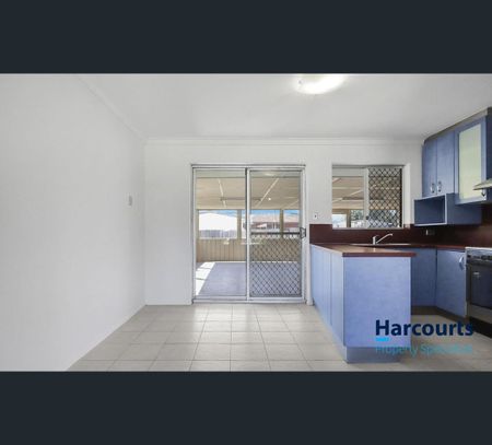 17 Leumeah Street, Armadale, WA 6112 - Photo 4