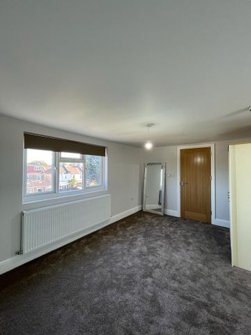 1 bedroom in a house share to rent - Photo 3