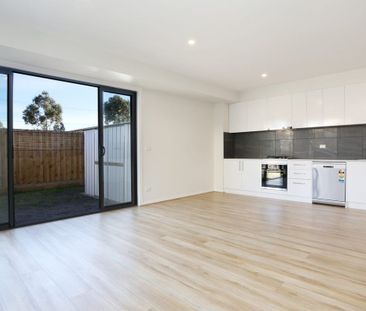 3/21 Wilkinson Bellfield VIC 3081 - Photo 3