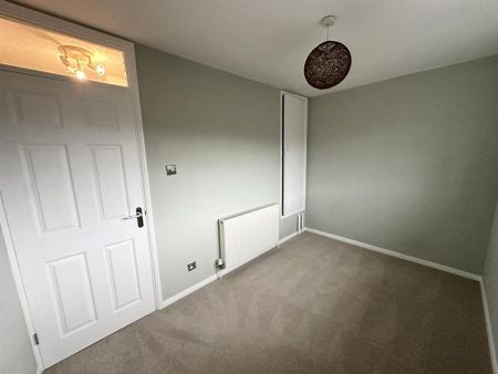 2 bedroom end of terrace house to rent - Photo 2