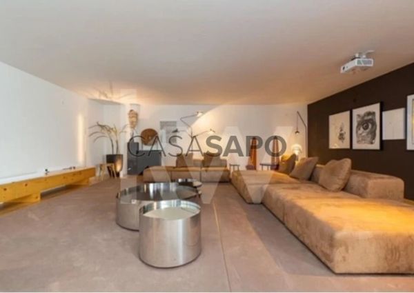 Moradia T4 para alugar em Almada