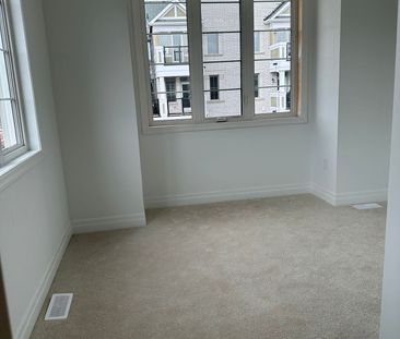 Townhouse For Lease | W8127474 - Photo 6