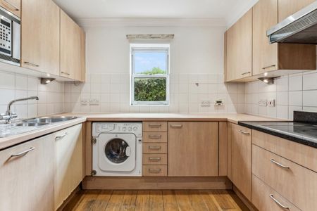 2 bedroom flat in Barnes - Photo 3