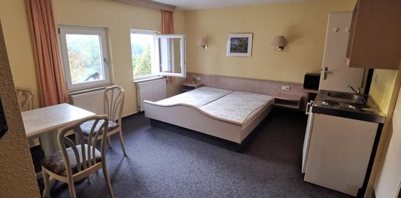 Möblierte 1 Zimmer Wohnung, Dusche, WC, komplett ausgestattet - Foto 2