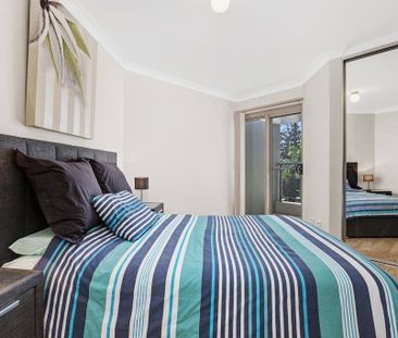 Fully Furnished Modern two-bedroom apartment - Photo 2