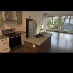 Condo 4 1/2 à louer - 1er juillet - Photo 2