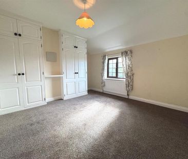 2 bedroom semi-detached house to rent - Photo 5