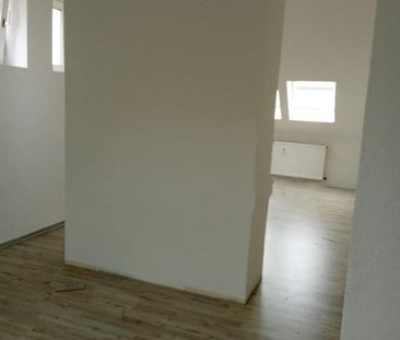 Schöne 3,5 Zimmer DG Wohnung in Bochum Wattenscheid - Photo 1
