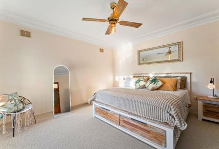 LAKEFRONT LIVING WITH BREATHTAKING VIEWS - Photo 5