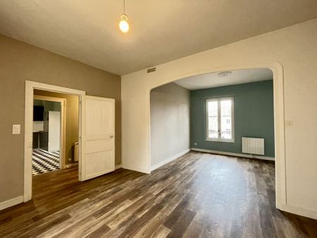 Location Maison 4 pièces 110m² CONFOLENS 16500 - Photo 2